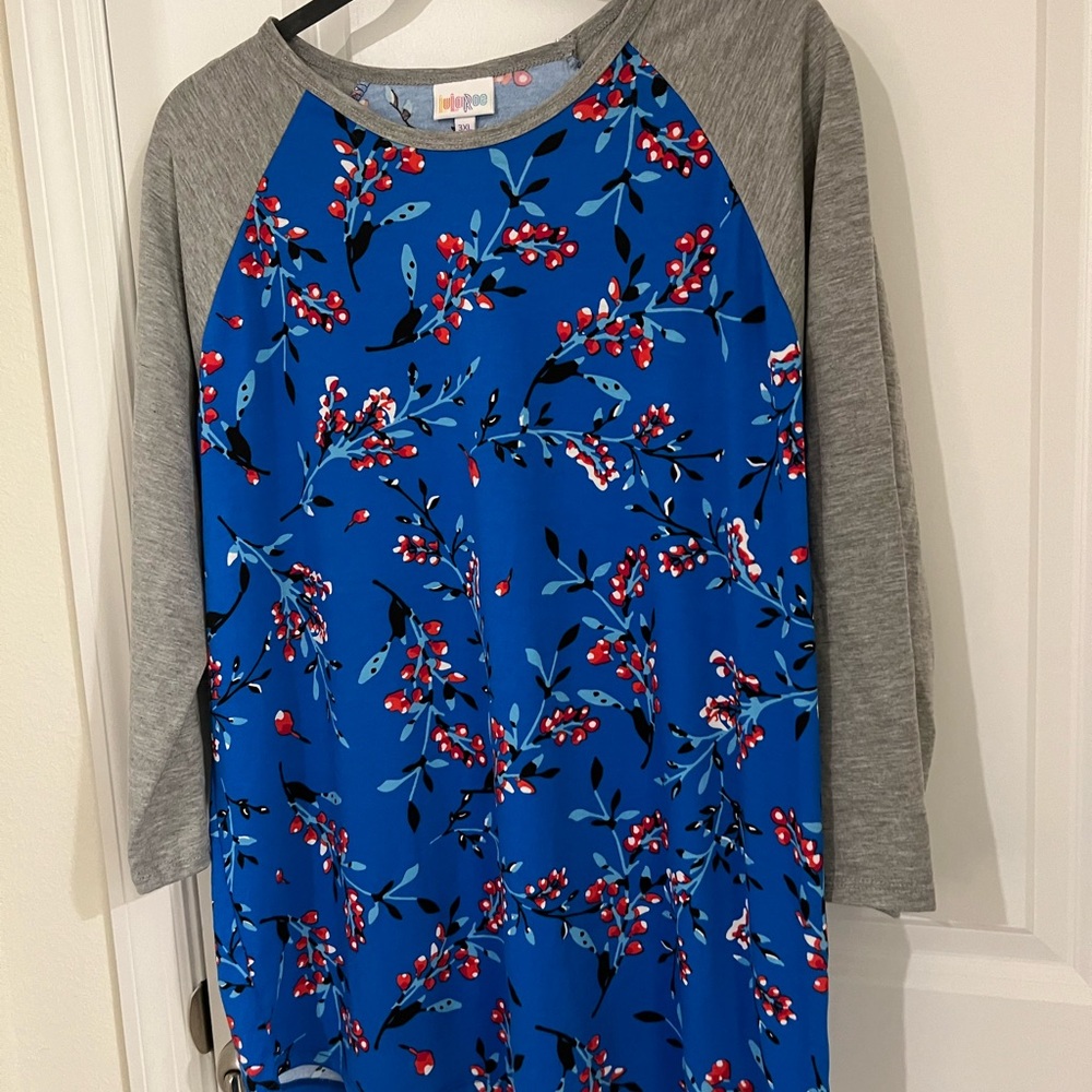 LuLaRoe Blue Winter Berry Theme Randy Shirt